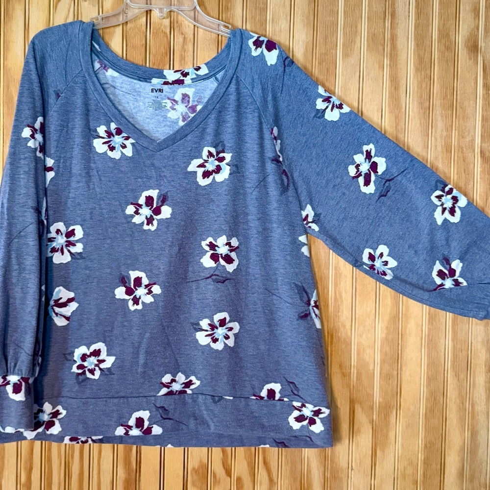 EVRI Gray Floral V-Neck Blouse